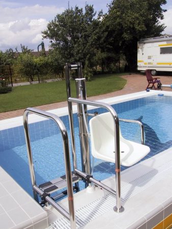 Bazénový zdvihák pre vozičkárov