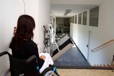 Zdvíhacia plošina pre telesne postihnutýchZdvíhacia plošina pre telesne postihnutých